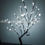 LED tree light with ball
